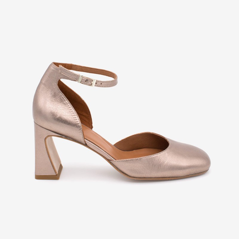 Women Footwear (Sandal,Flat,Bellies & Heels) At Rs 150 Lowest Online Price  — Flipkart | by Shoppingandcoupon Admin | Medium
