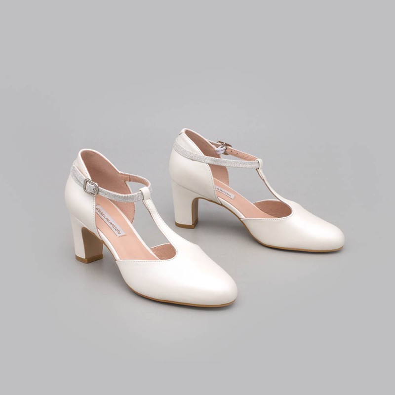 ≫ Darla ≪ Round Toe Wedding Shoes Low Wide And Comfortable Heel