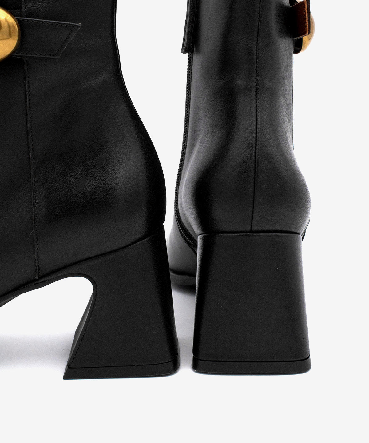 SANDRIE – Botín de mujer con tacón y cremallera de piel – negro – Talla 37 – Ángel Alarcón