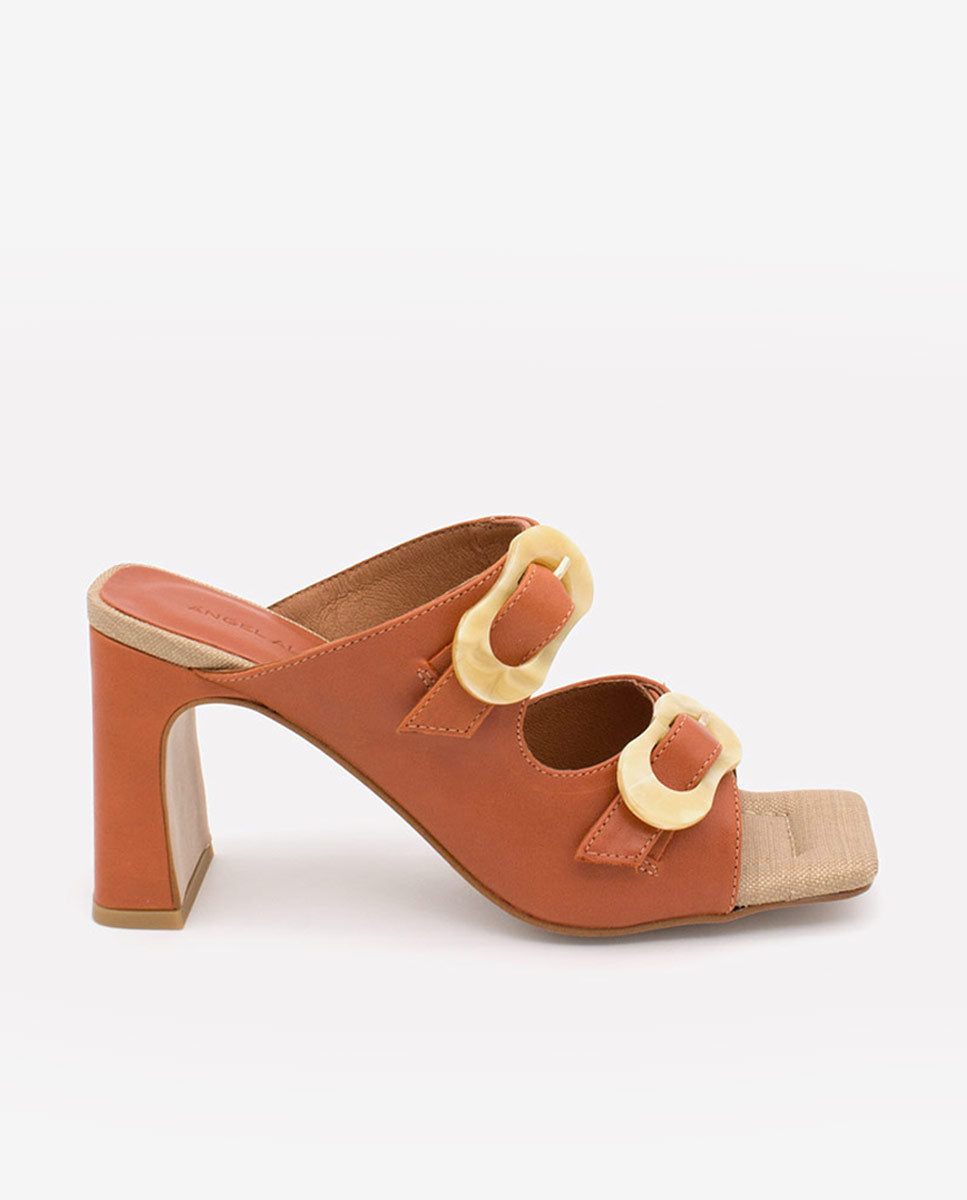 PALKE – Mule de tipo sandalia de piel con hebillas de carey y tacón alto – Talla 41 – Ángel Alarcón