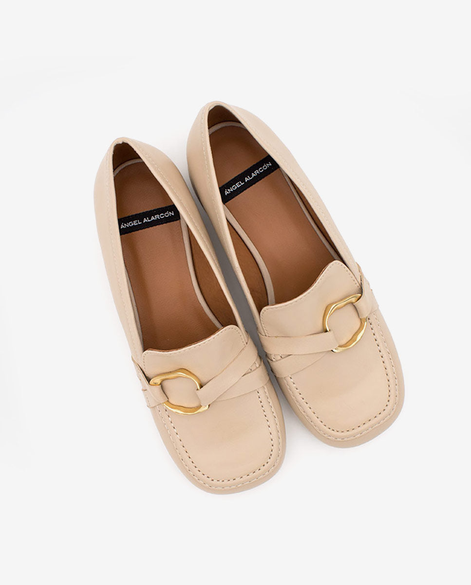 ELLIS – Mocasín de piel con adorno dorado – Talla 40 – Ángel Alarcón
