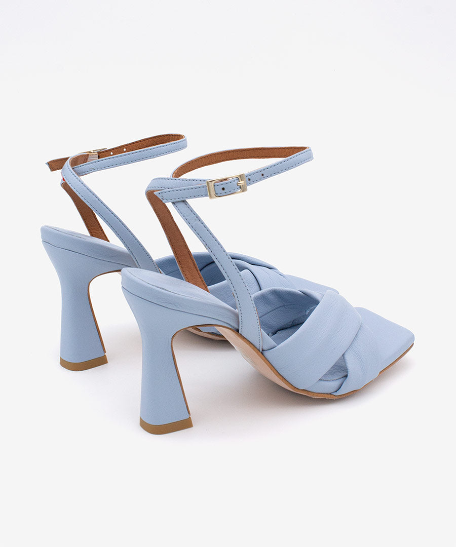 MAELLE – Sandalia con pala cruzada y tacón alto en piel – Talla 39 – Ángel Alarcón