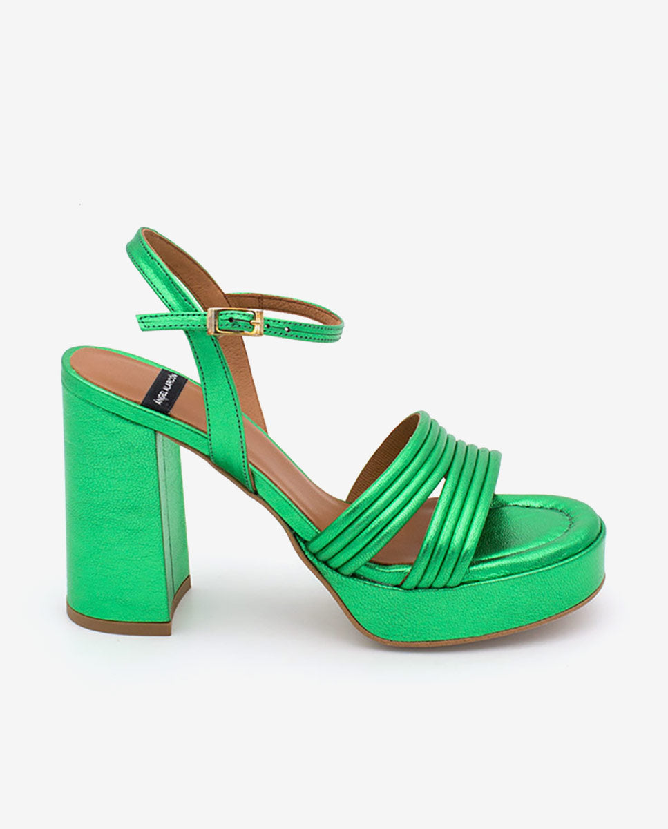 AMBER – Sandalia de tiras de piel metalizada con tacón ancho y plataforma – verde – Talla 36 – Ángel Alarcón