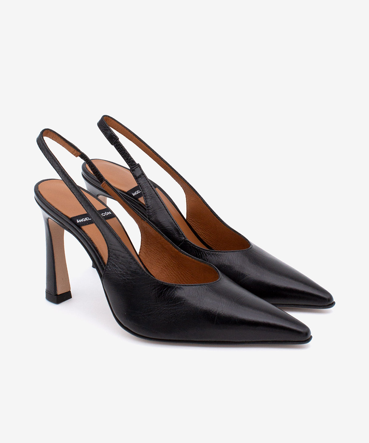 AINA – Stiletto destalonado con tacón alto de piel texturizada – negro – Talla 38 – Ángel Alarcón