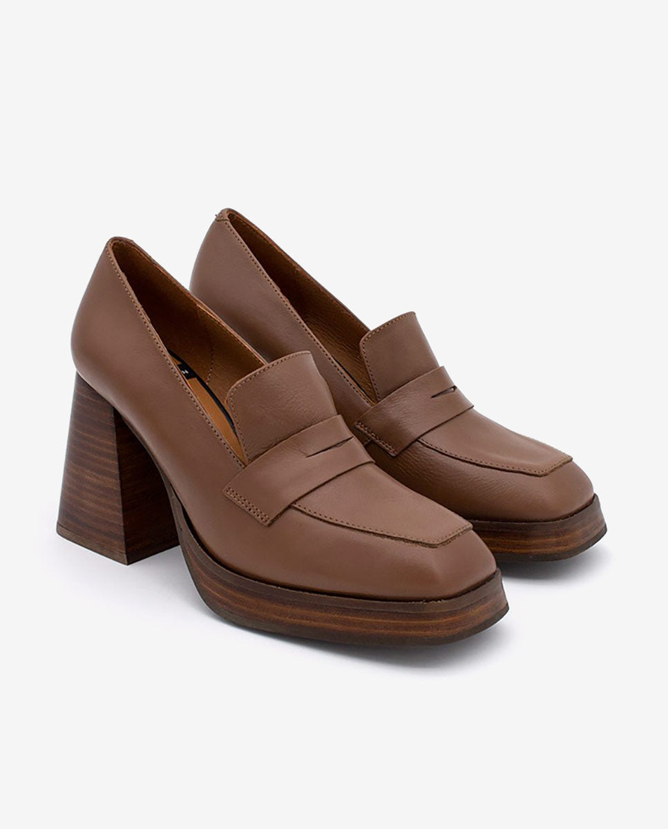 TULAR – Mocasín de piel con tacón alto, ancho y plataforma – marrón – Talla 35 – Ángel Alarcón