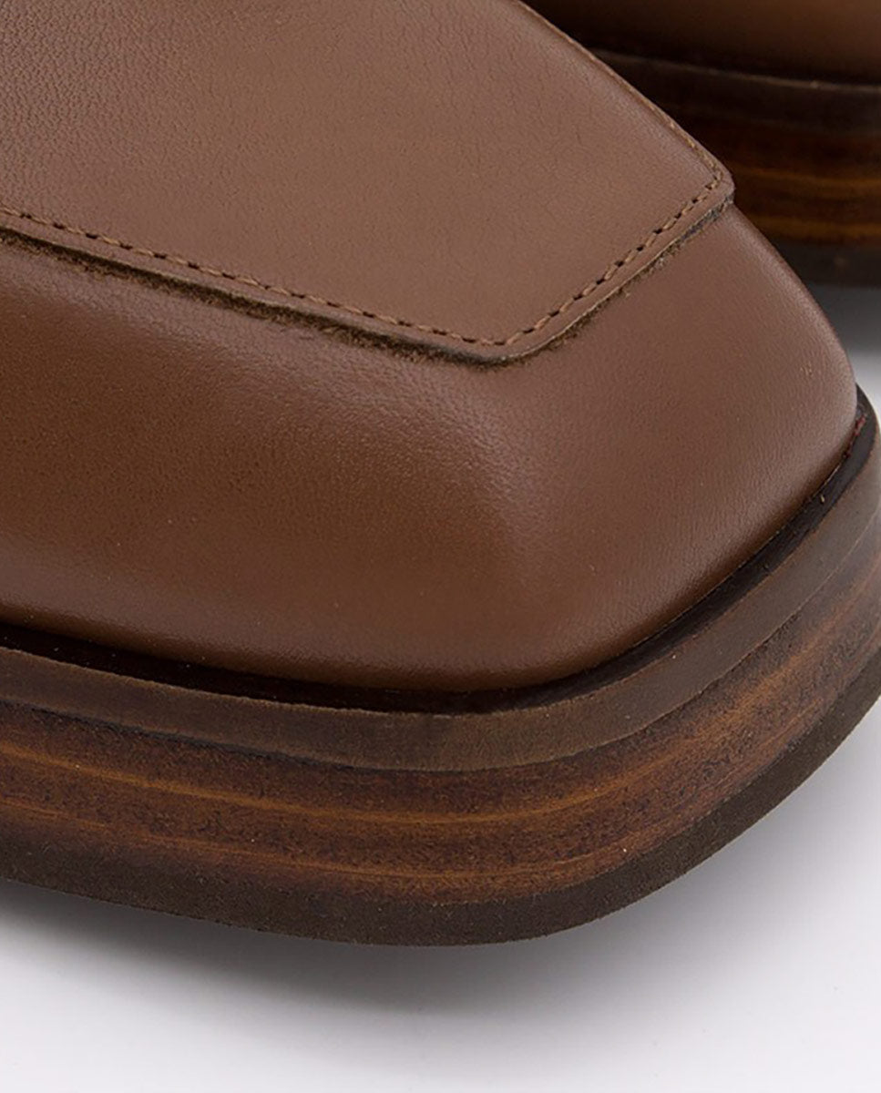 TULAR – Mocasín de piel con tacón alto, ancho y plataforma – marrón – Talla 36 – Ángel Alarcón