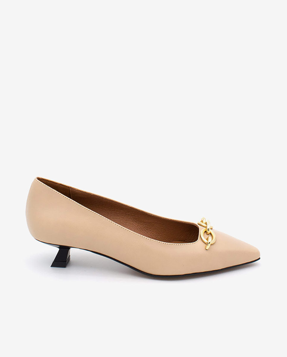 DARCY – Zapato de salón con tacón bajo y adorno de cadena – Talla 36 – Ángel Alarcón