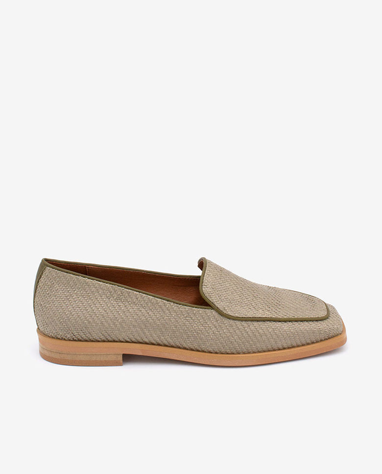 BAYAN – Mocasín de rafia y piel con puntera cuadrada – Talla 40 – Ángel Alarcón