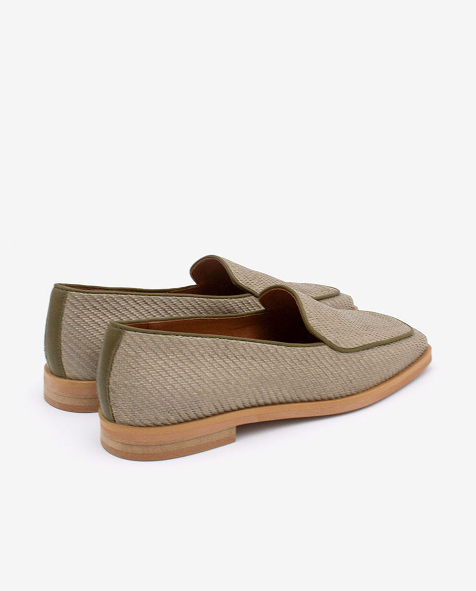 BAYAN – Mocasín de rafia y piel con puntera cuadrada – Talla 40 – Ángel Alarcón