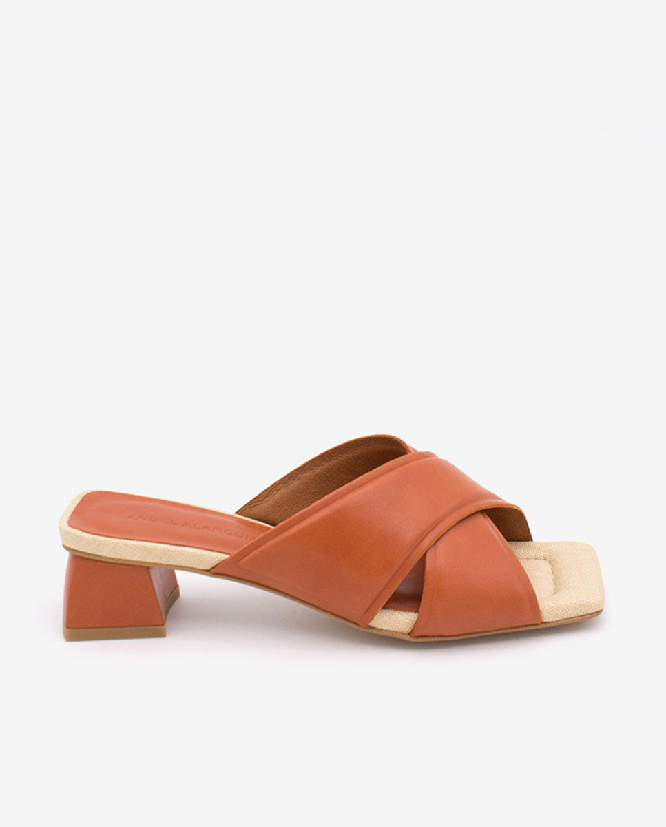 GERDI – Sandalia de piel de pala cruzada semiacolchada – Talla 36 – Ángel Alarcón