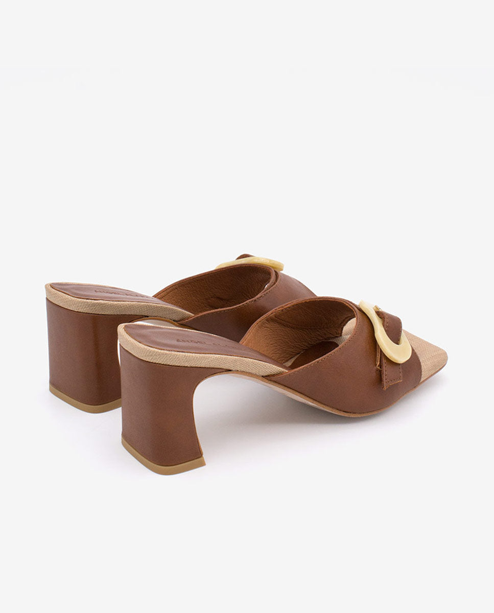 JELKE – Mule de piel con hebilla carey y tacón ancho – camel – Talla 36 – Ángel Alarcón