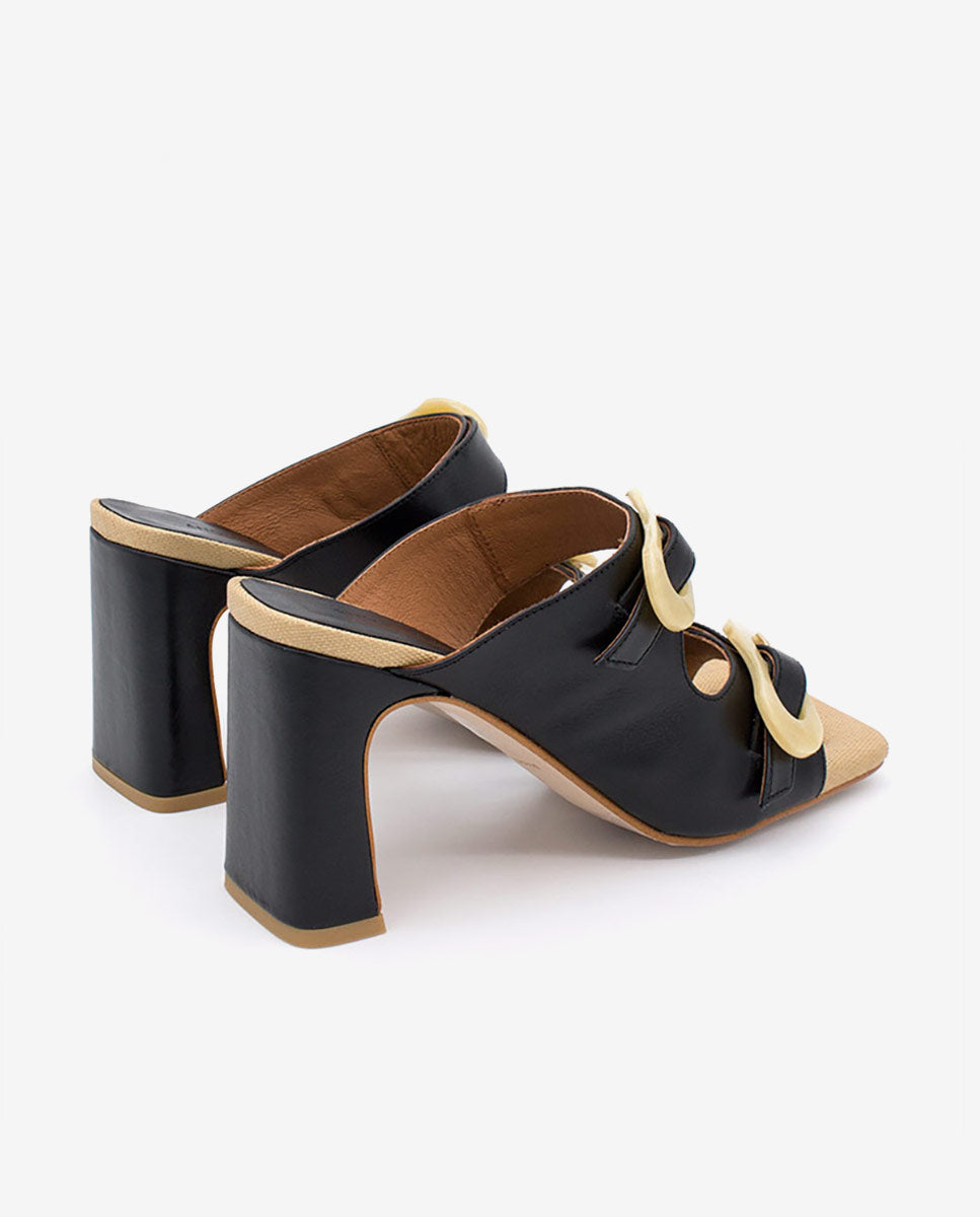 PALKE – Mule de tipo sandalia de piel con hebillas de carey y tacón alto – camel – Talla 36 – Ángel Alarcón