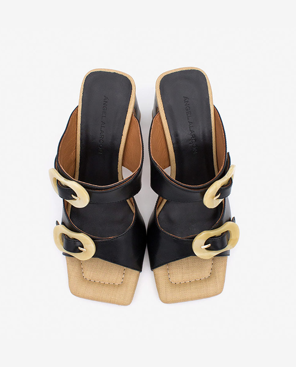 PALKE – Mule de tipo sandalia de piel con hebillas de carey y tacón alto – camel – Talla 36 – Ángel Alarcón