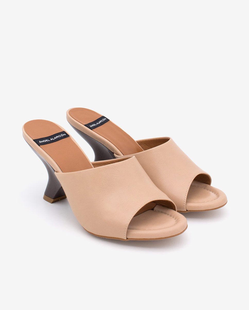 KADY – Mule de piel con cuña de print madera brillante – Talla 37 – Ángel Alarcón