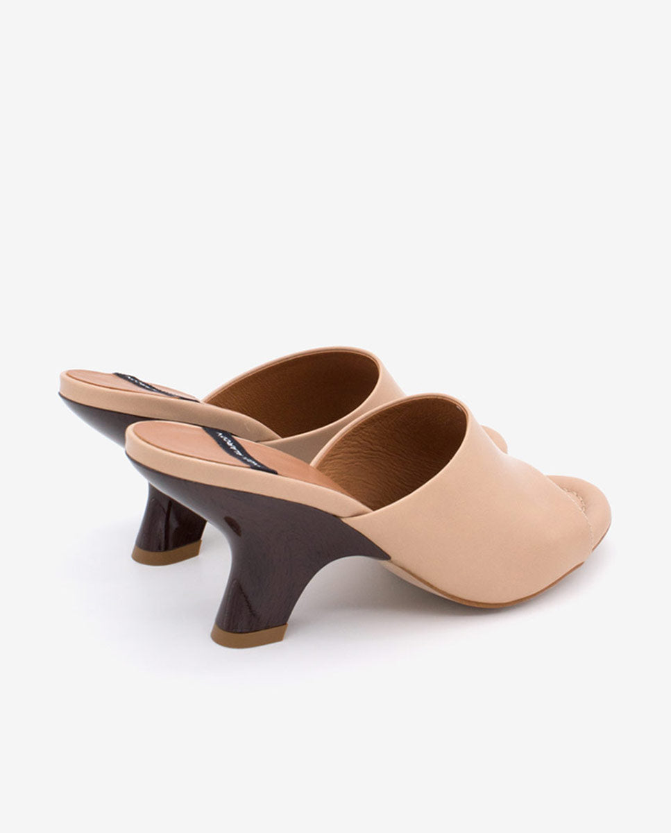 KADY – Mule de piel con cuña de print madera brillante – Talla 37 – Ángel Alarcón