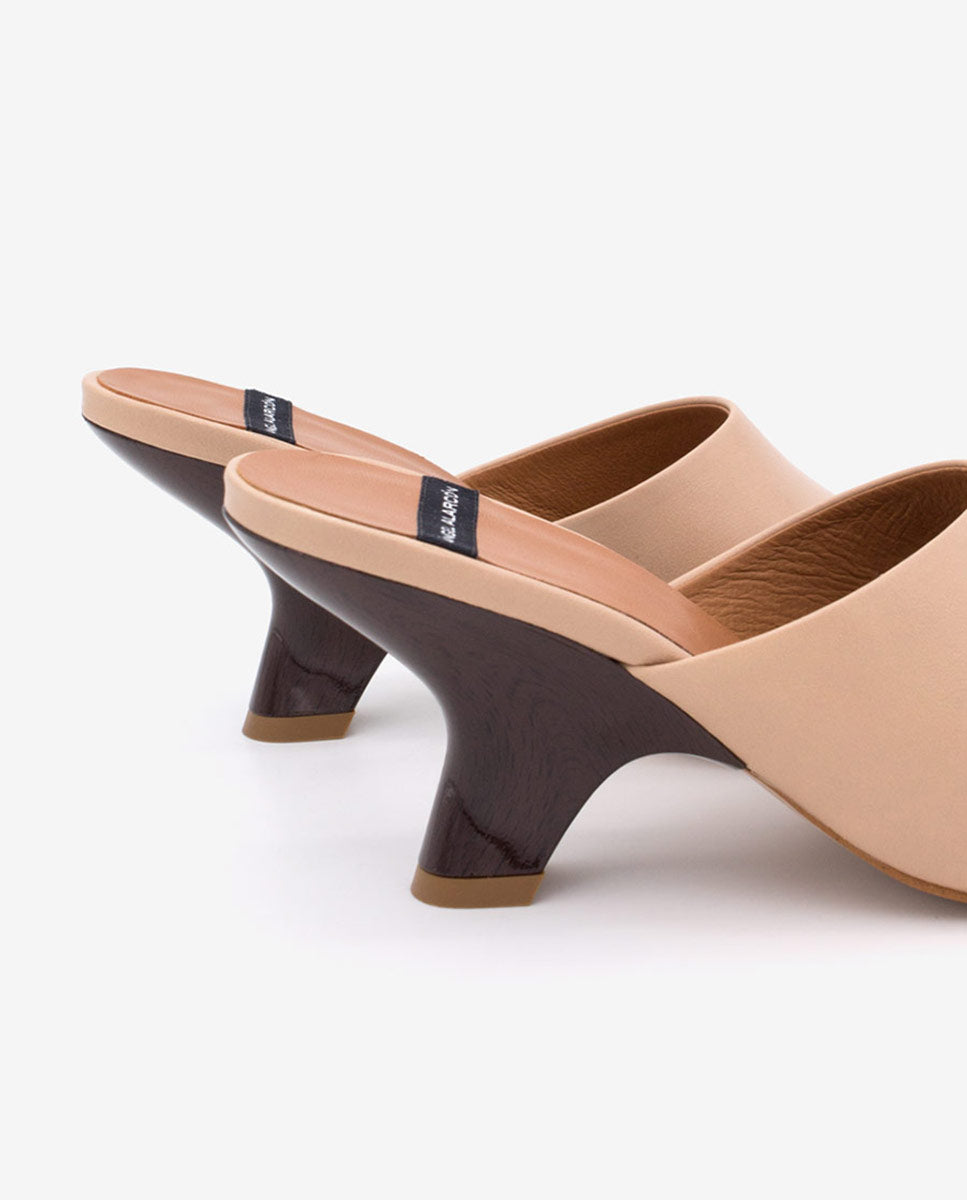 KADY – Mule de piel con cuña de print madera brillante – Talla 38 – Ángel Alarcón