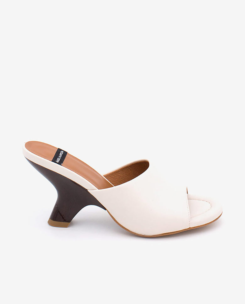 KADY – Mule de piel con cuña de print madera brillante – Talla 35 – Ángel Alarcón