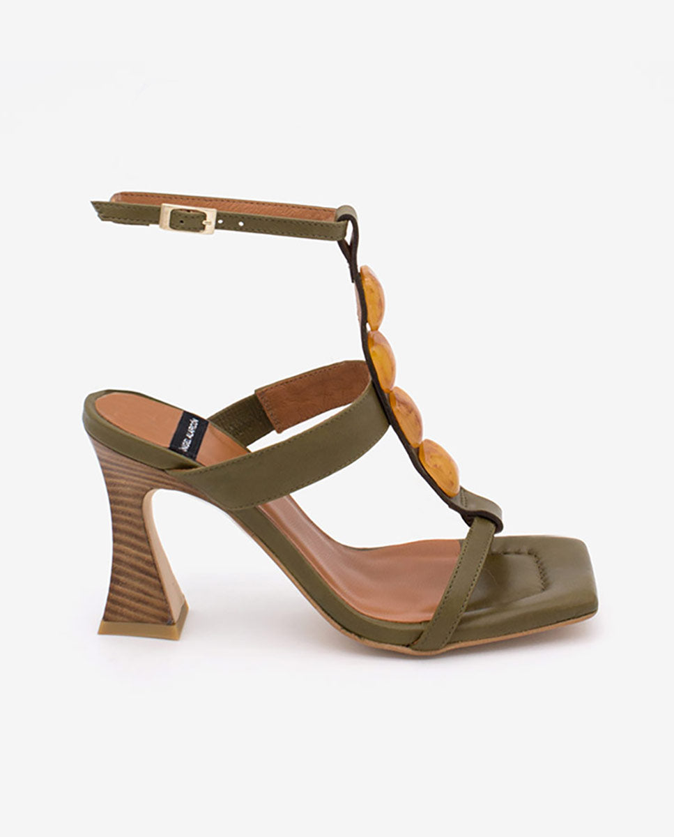 MASAL – Sandalia de piel T-strap con adorno carey con pulsera y tacón alto – Talla 35 – Ángel Alarcón