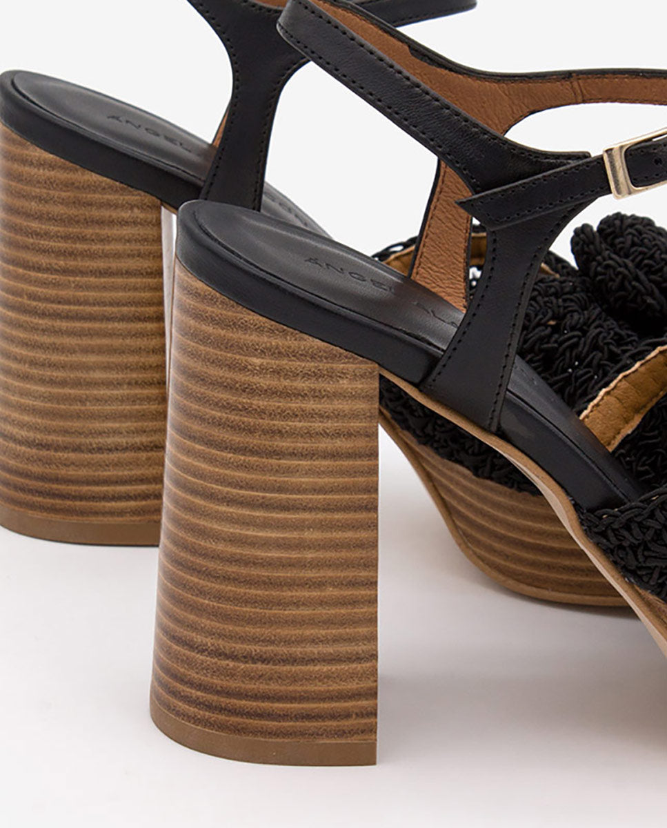 ELTERE – Sandalia de crochet y piel con tacón alto y plataforma – negro – Ángel Alarcón