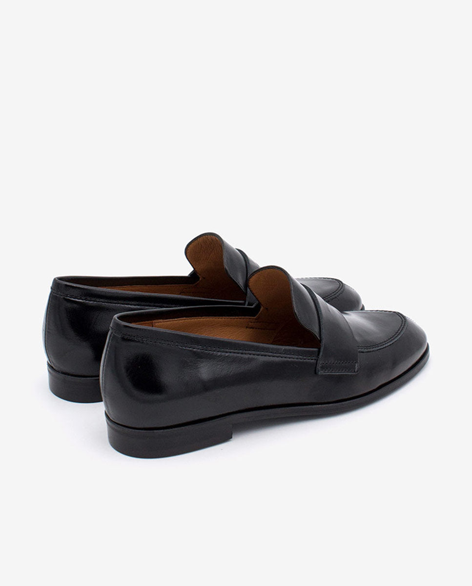 ZAMA – Mocasín de mujer plano de piel – negro – Talla 41 – Ángel Alarcón