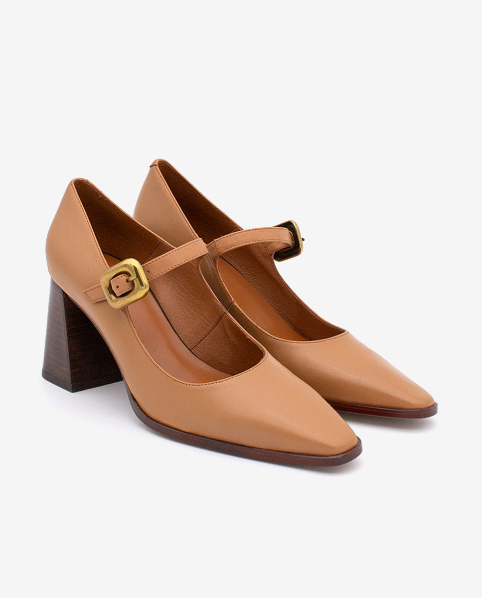 TRILEA – Merceditas de piel con punta fina, tacón ancho y hebilla – camel – Talla 36 – Ángel Alarcón