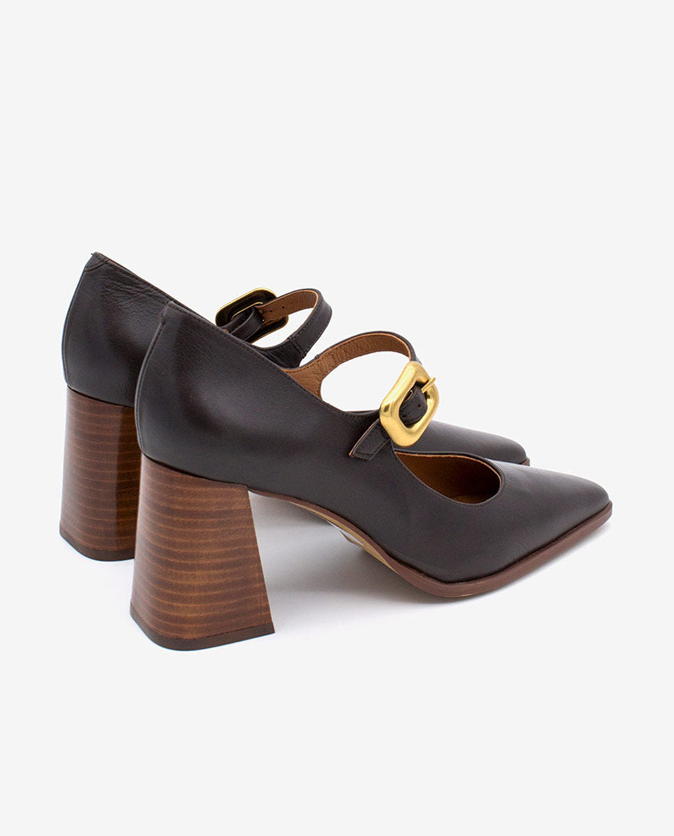 TRILEA – Merceditas de piel con punta fina, tacón ancho y hebilla – marrón oscuro – Talla 38 – Ángel Alarcón