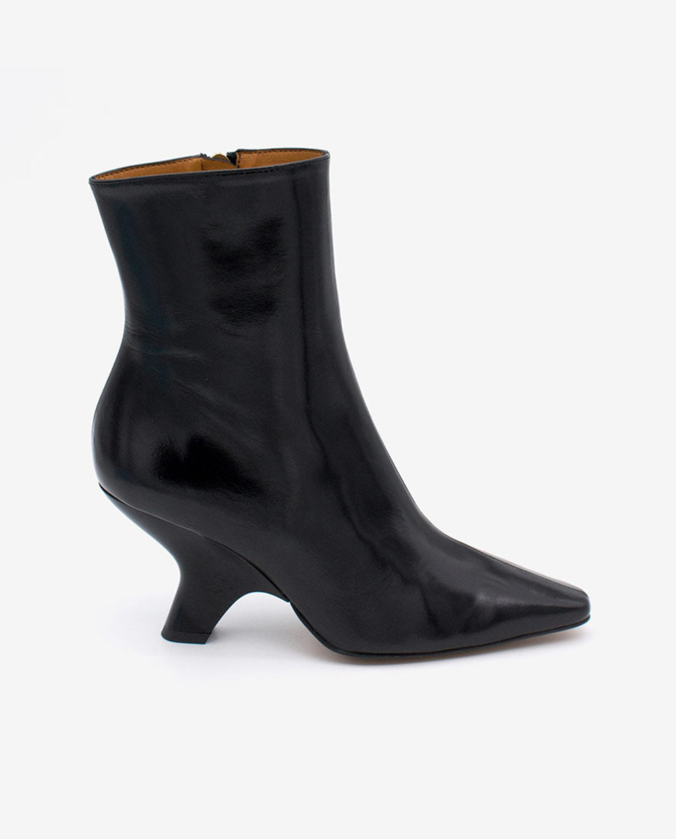 TREMIA – Botín de tacón de diseño y punta fina – negro – Talla 36 – Ángel Alarcón