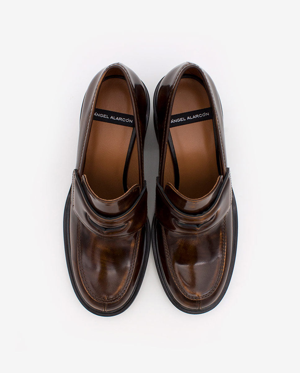 ILMA – Mocasín de piel cepillada con tacón ancho y suela gruesa – marrón – Talla 39 – Ángel Alarcón