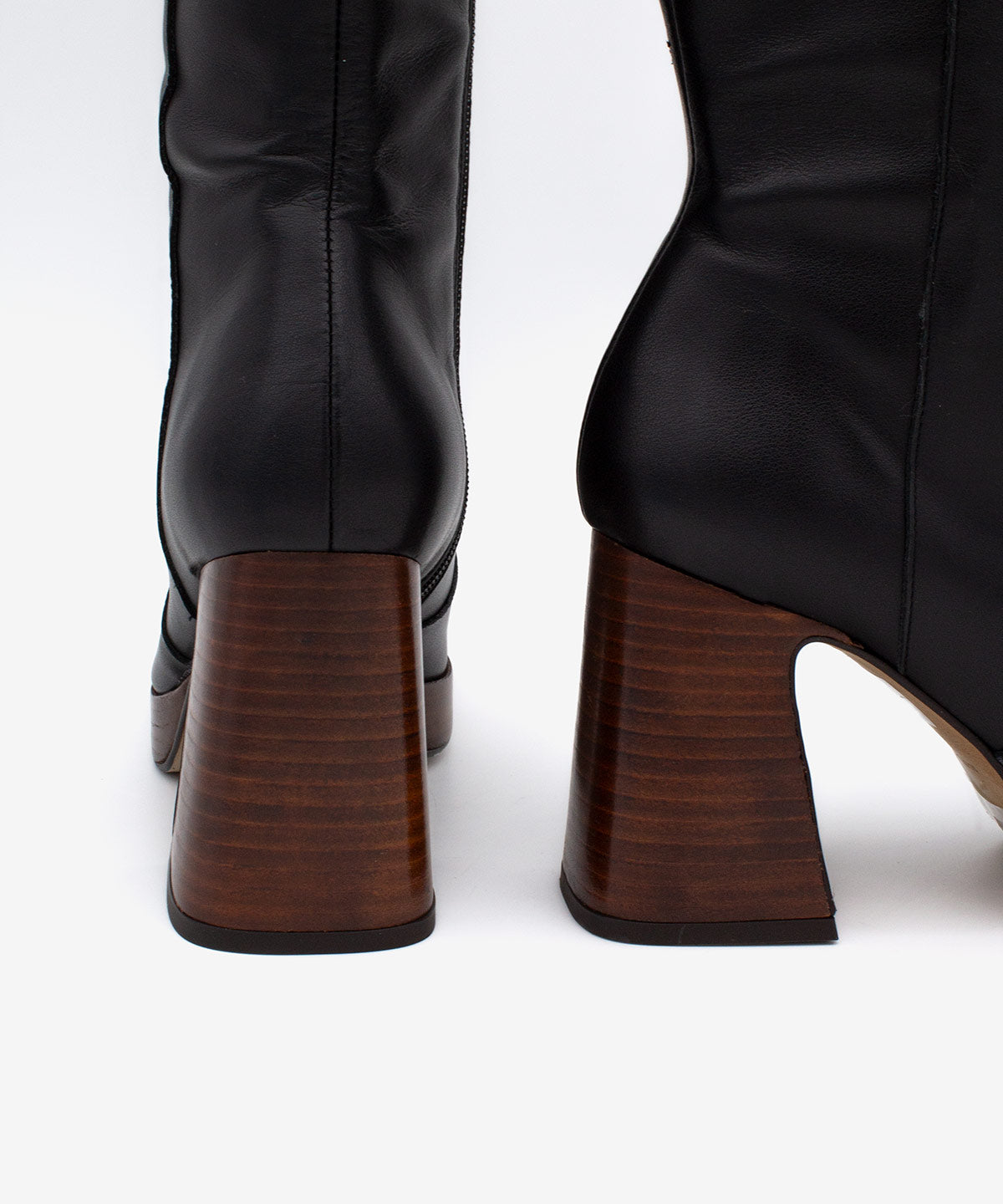 SITA – Bota de piel con tacón ancho y plataforma – negro – Talla 40 – Ángel Alarcón