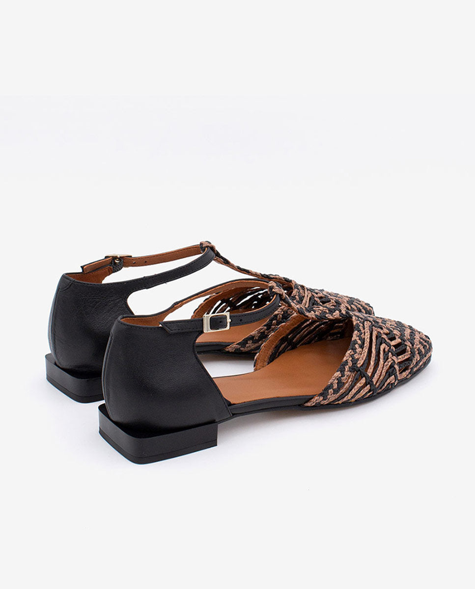 AMELIE - Zapato plano sujeto al tobillo de pala trenzada y piel – negro – Talla 36 – Ángel Alarcón