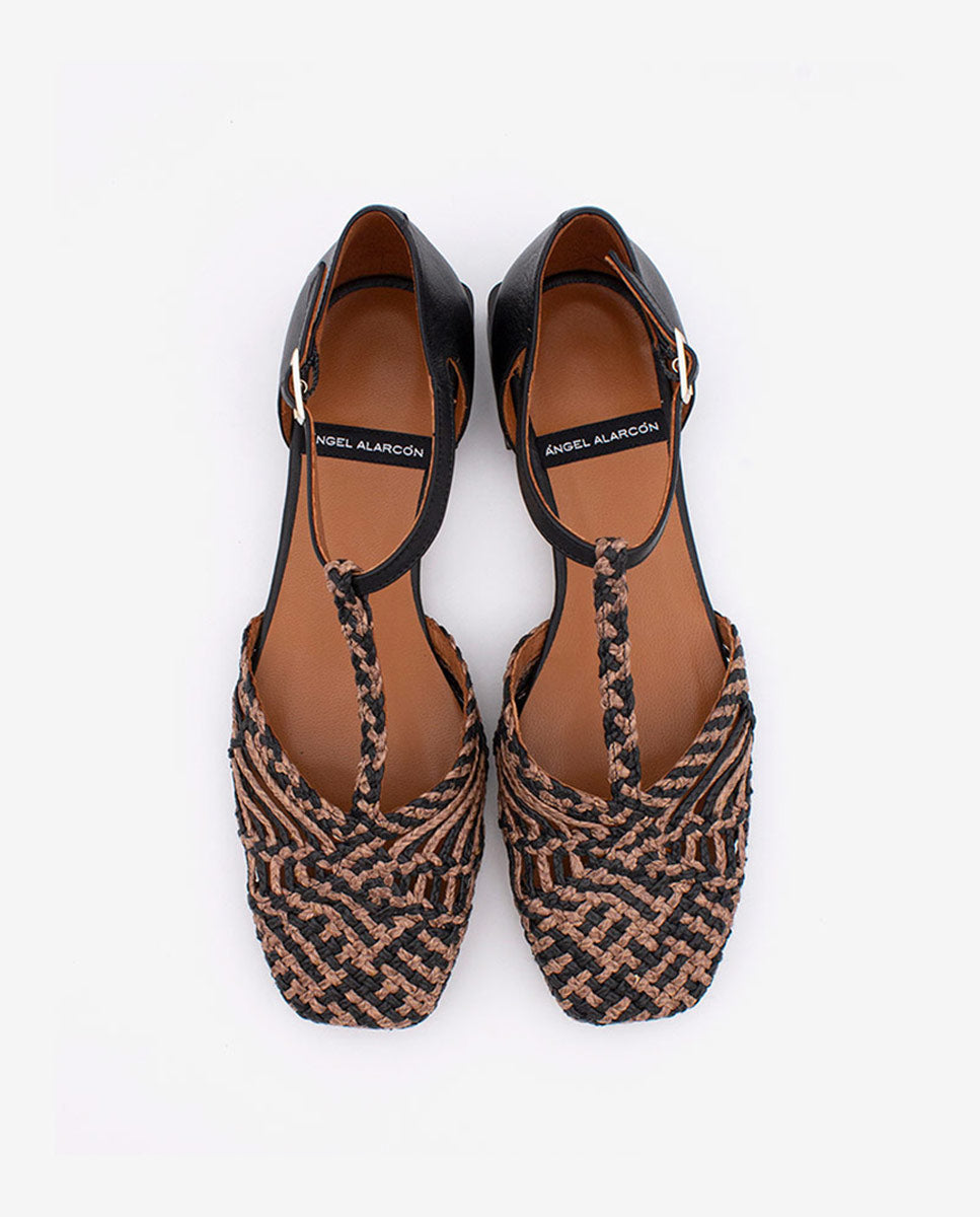 AMELIE - Zapato plano sujeto al tobillo de pala trenzada y piel – negro – Talla 36 – Ángel Alarcón