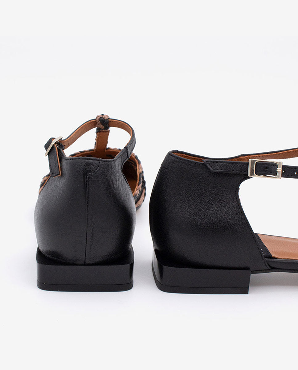 AMELIE - Zapato plano sujeto al tobillo de pala trenzada y piel – negro – Talla 37 – Ángel Alarcón