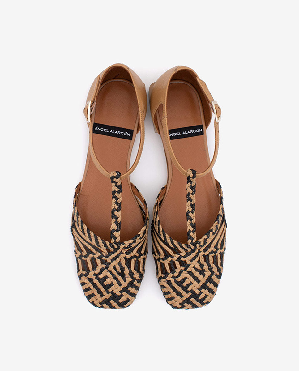 AMELIE - Zapato plano sujeto al tobillo de pala trenzada y piel – negro – Talla 39 – Ángel Alarcón
