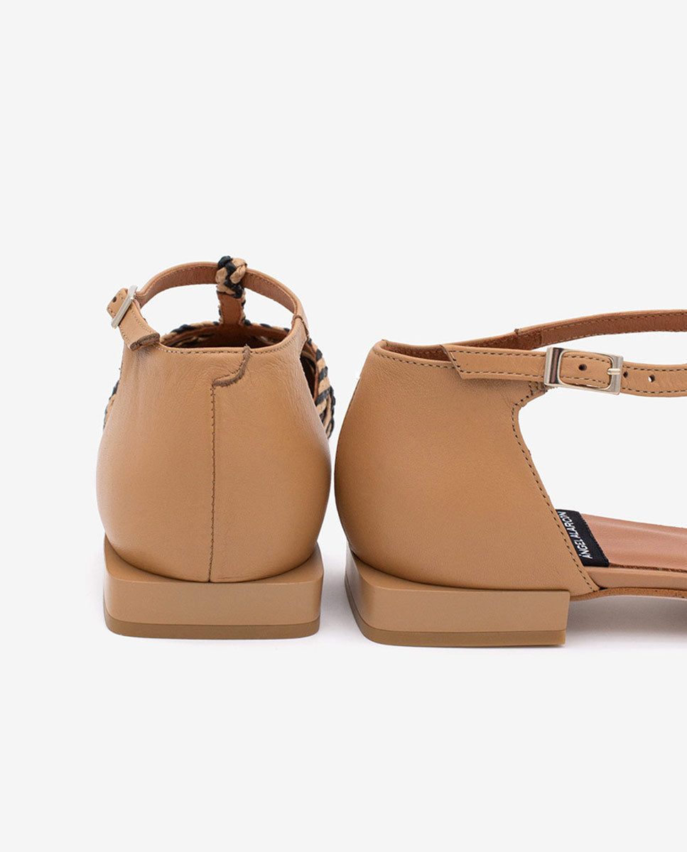AMELIE - Zapato plano sujeto al tobillo de pala trenzada y piel – negro – Talla 39 – Ángel Alarcón