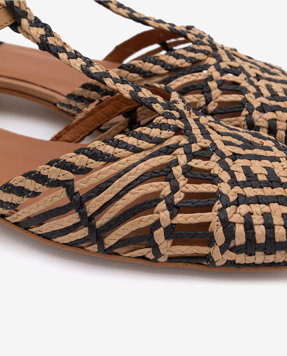 AMELIE - Zapato plano sujeto al tobillo de pala trenzada y piel – negro – Talla 40 – Ángel Alarcón