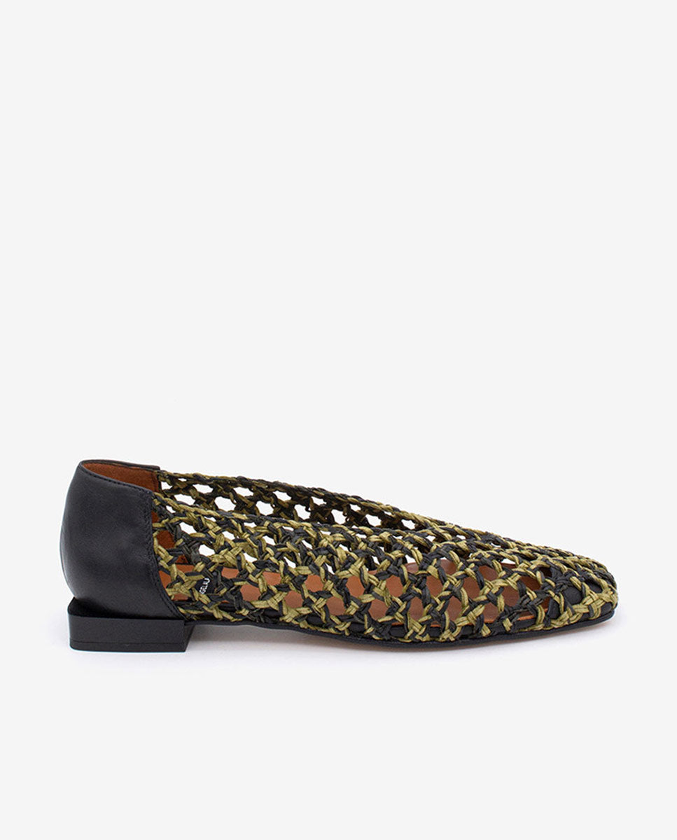 ANDREA - Bailarina plana de pala trenzada bicolor y piel – negro – Talla 39 – Ángel Alarcón