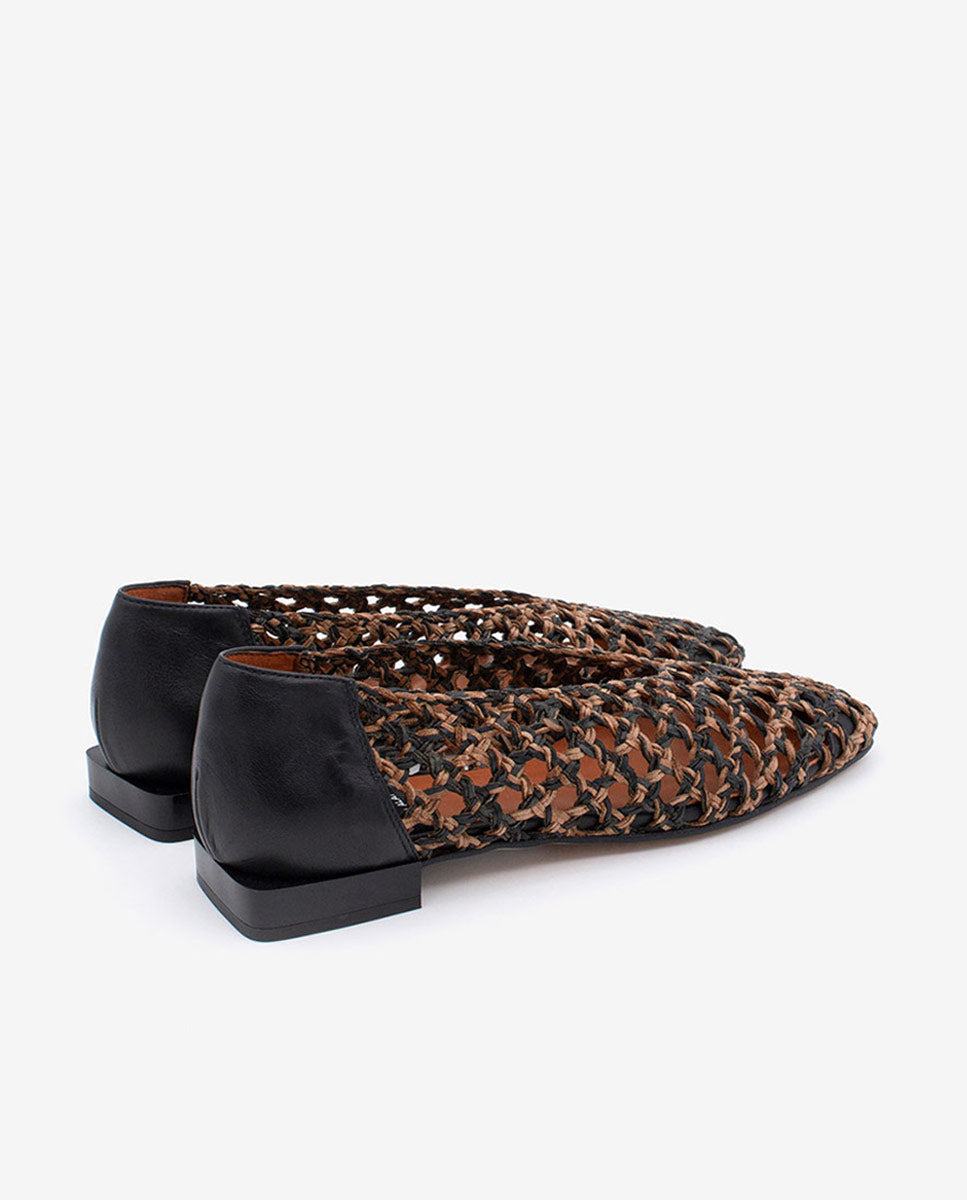 ANDREA - Bailarina plana de pala trenzada bicolor y piel – negro – Talla 37 – Ángel Alarcón