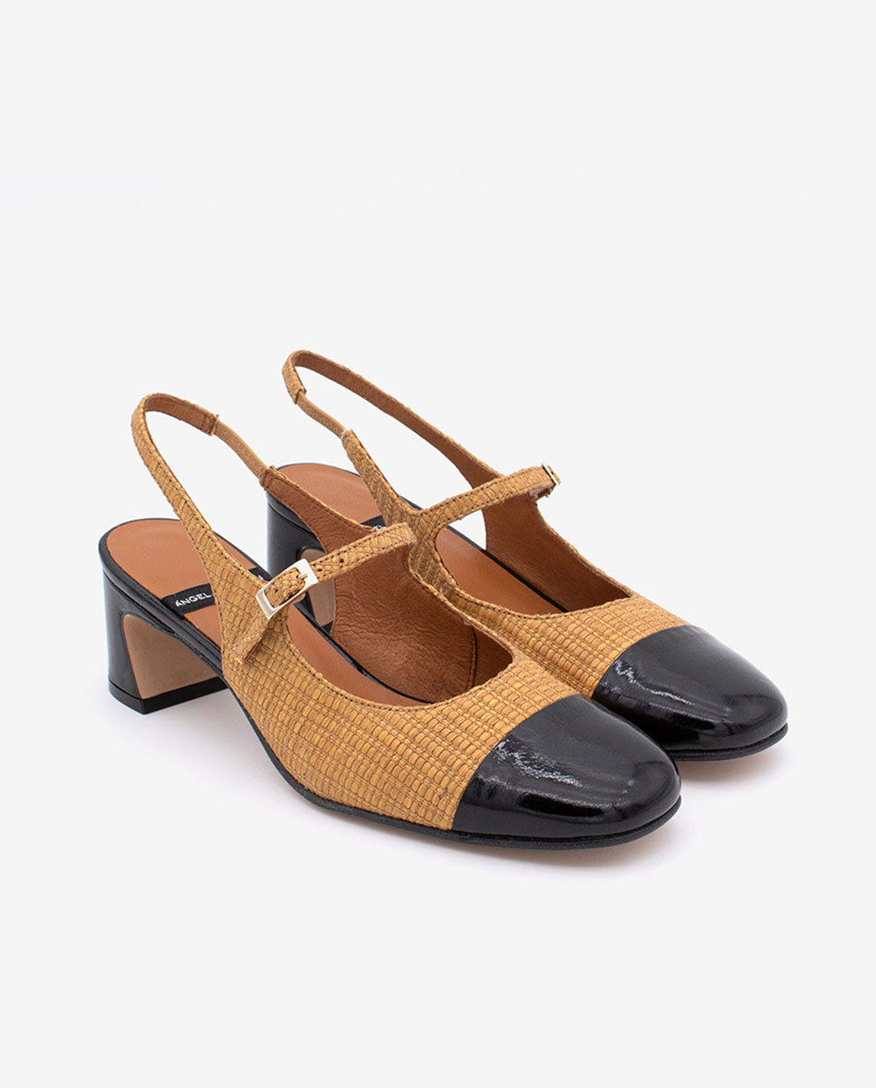 MARION – Merceditas destalonadas de rafia con punta en piel brillante – camel – Talla 36 – Ángel Alarcón