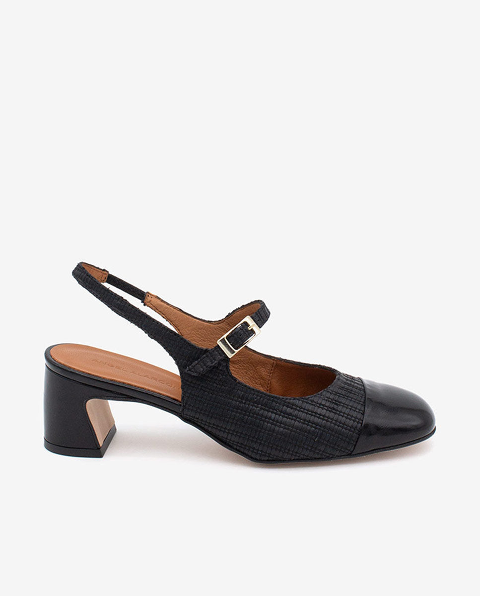 MARION – Merceditas destalonadas de rafia con punta en piel brillante – negro – Talla 38 – Ángel Alarcón