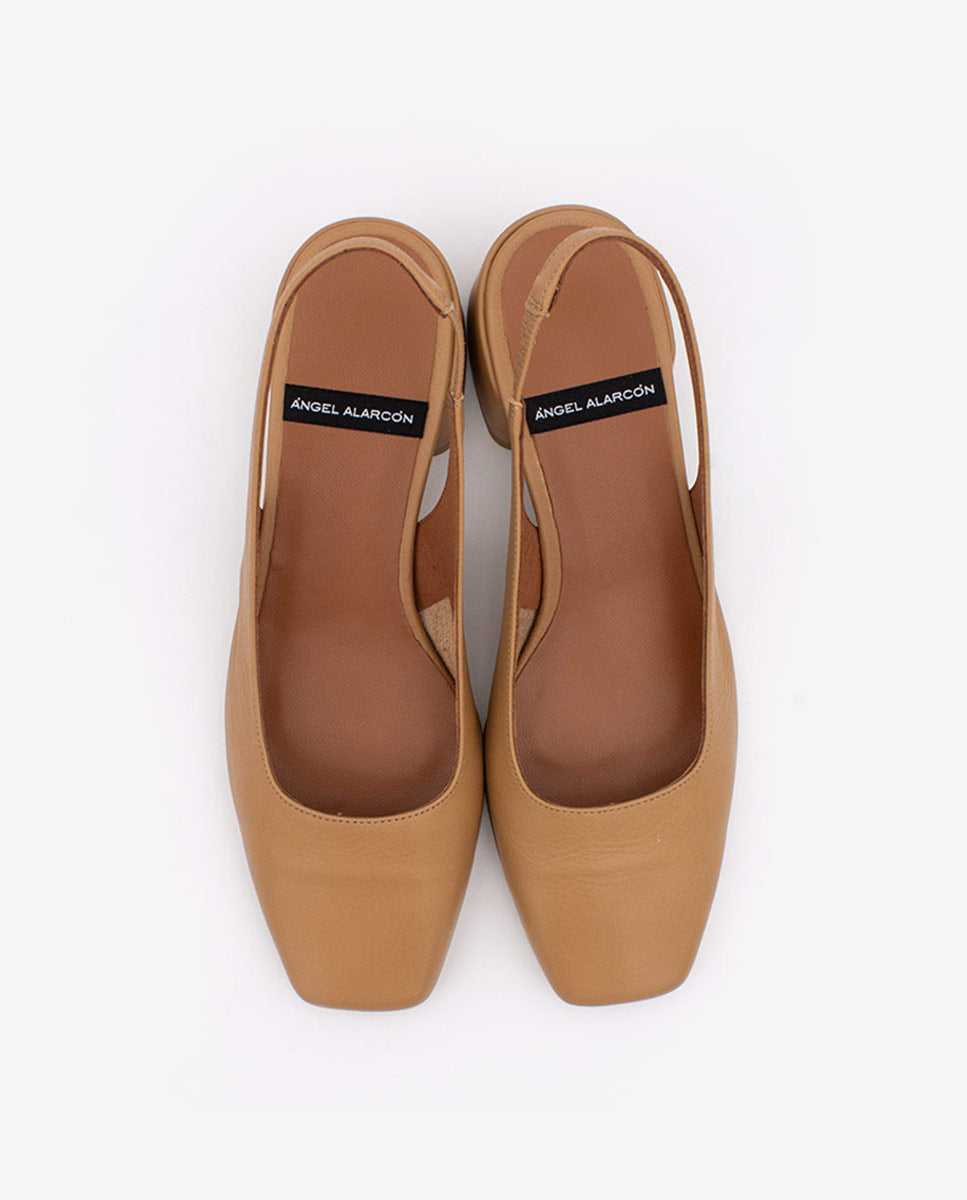 MANON - Zapatos de salón destalonados con tacón bajo de piel – Talla 39 – Ángel Alarcón