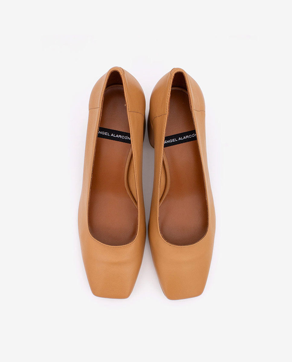 LUCIE - Zapatos de salón cómodos con tacón ancho de piel – camel – Talla 38 – Ángel Alarcón