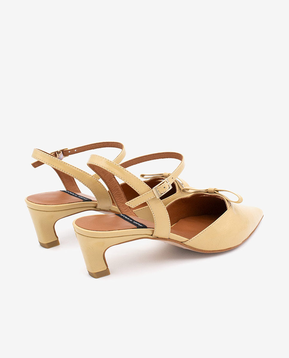 VERONIQUE – Zapatos de salón abiertos con tacón bajo de piel texturizada – Talla 36 – Ángel Alarcón