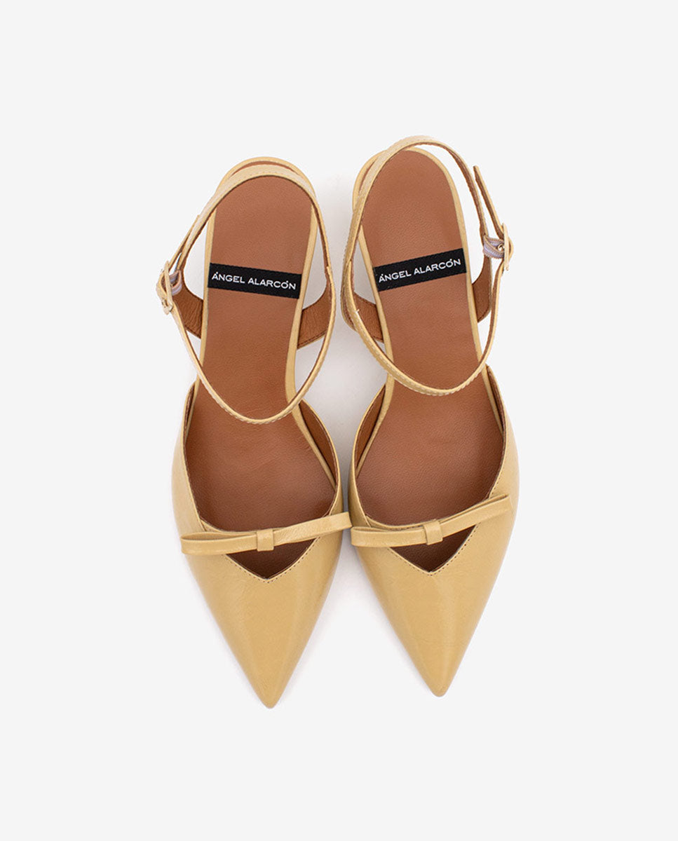VERONIQUE – Zapatos de salón abiertos con tacón bajo de piel texturizada – Talla 37 – Ángel Alarcón