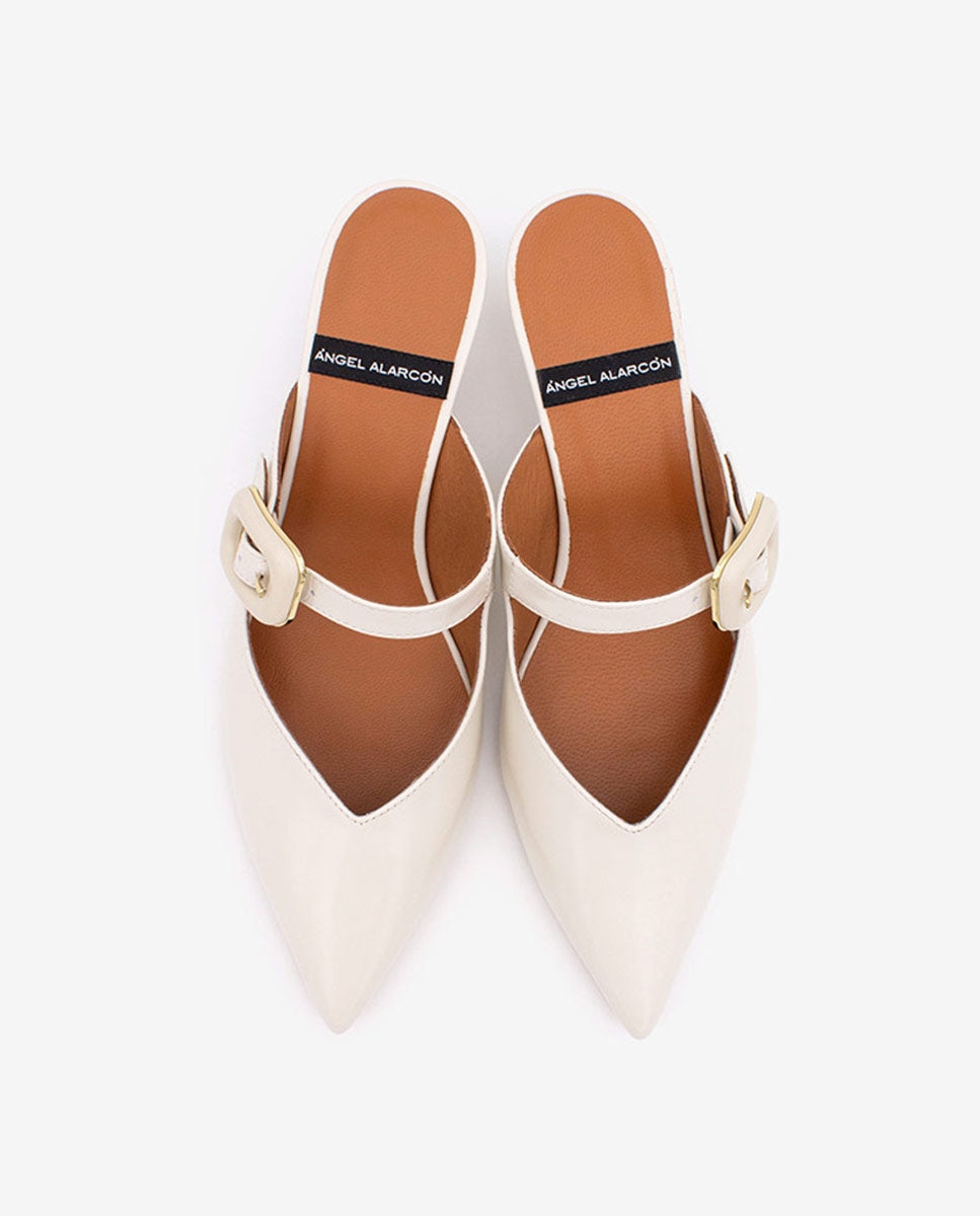 YVONNE - Mules merceditas con tacón bajo de piel brillante – Talla 42 – Ángel Alarcón