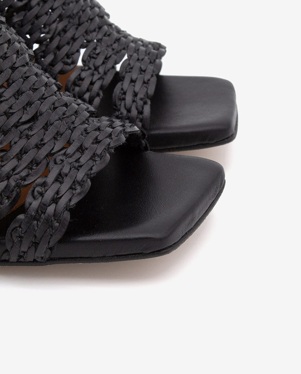 CORINE - Mule de tiras trenzadas tipo sandalia de tacón alto – negro – Talla 38 – Ángel Alarcón