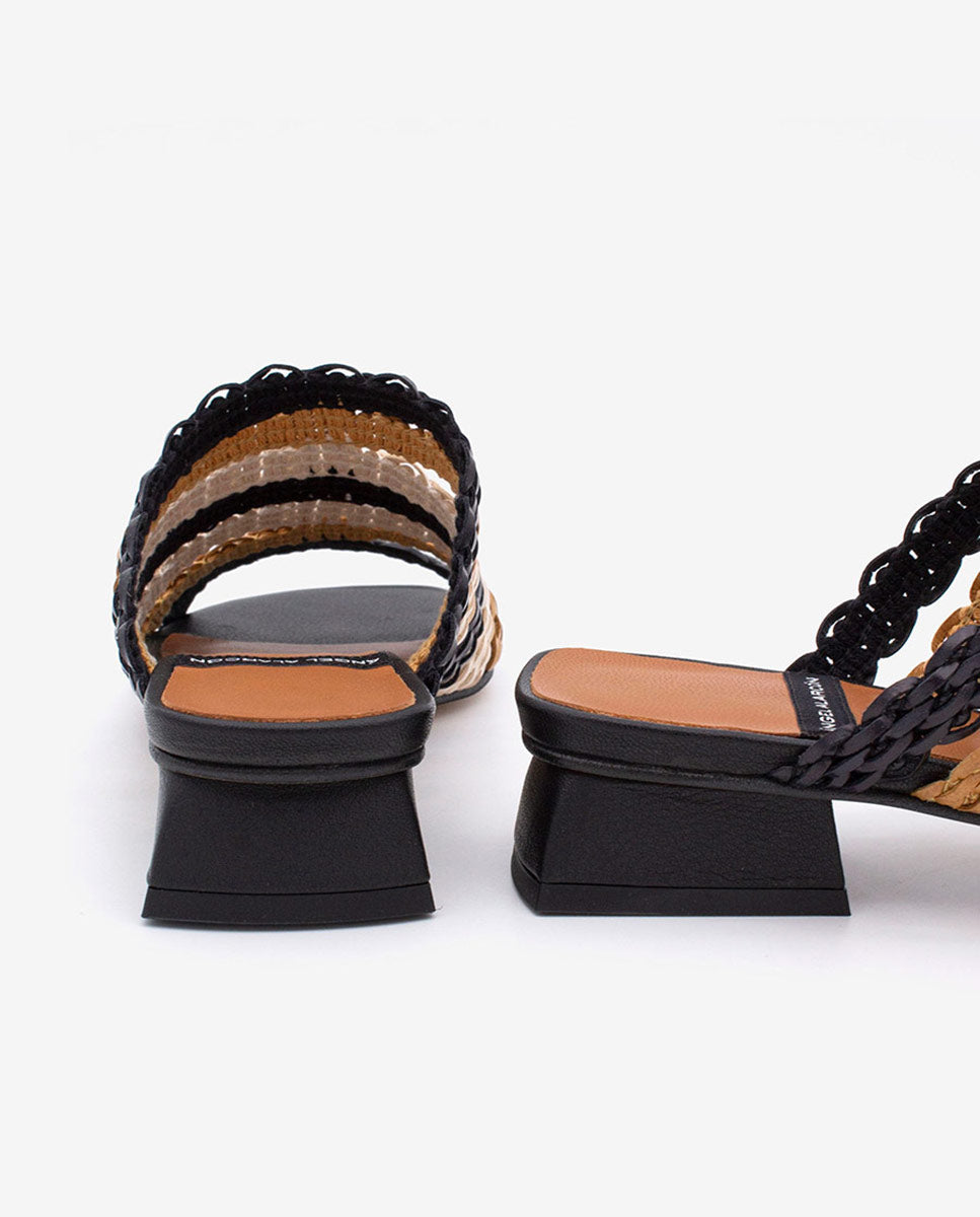 BLANDINE – Sandalia tipo mule con pala trenzada y tacón bajo – negro – Talla 40 – Ángel Alarcón