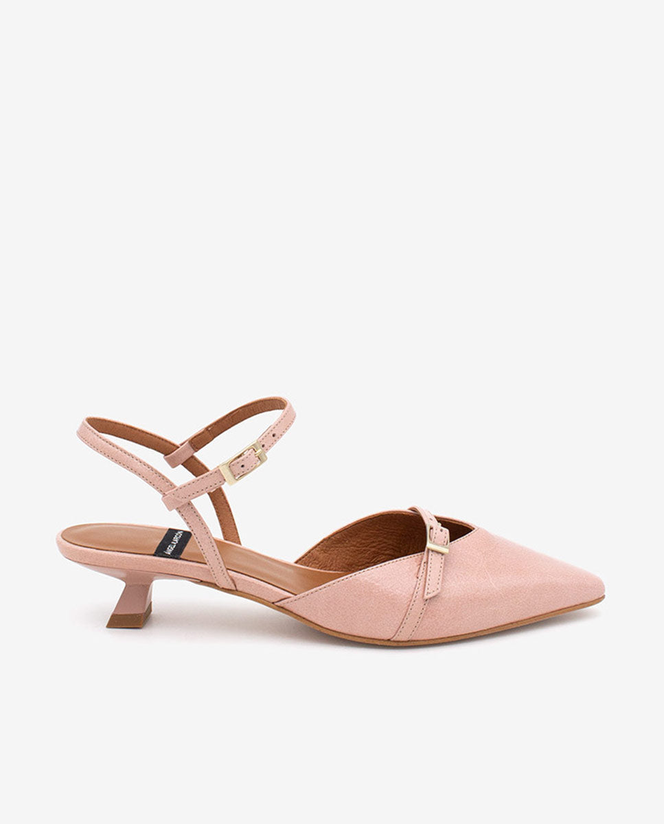 AMANDINE - Zapatos de salón sujetos al tobillo de tacón bajo de piel texturizada – Talla 39 – Ángel Alarcón
