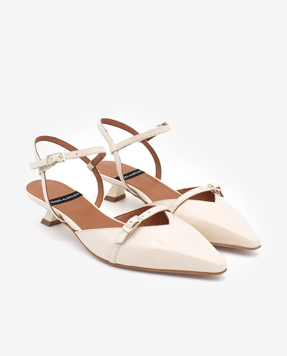 AMANDINE - Zapatos de salón sujetos al tobillo de tacón bajo de piel texturizada – beige – Talla 37 – Ángel Alarcón