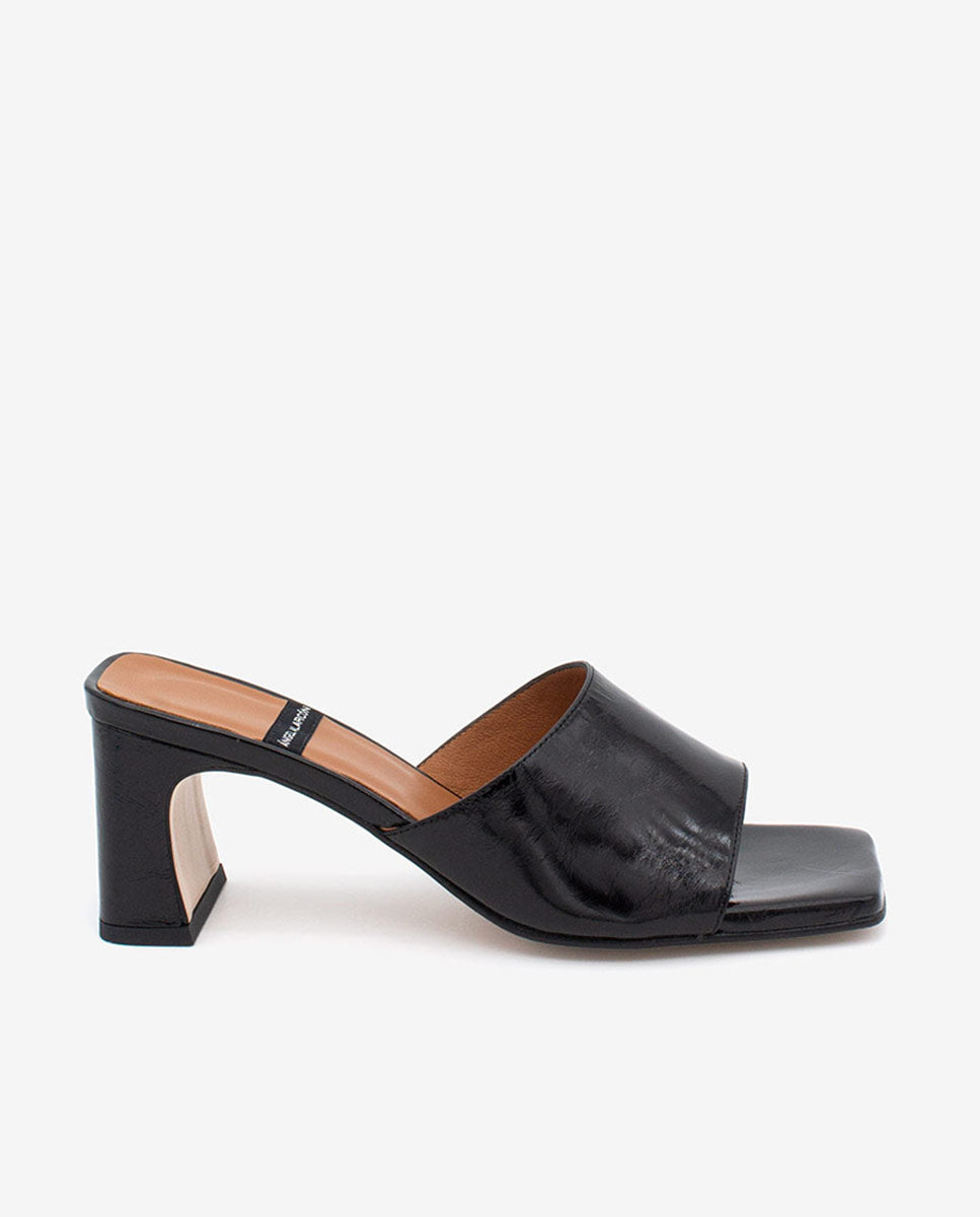 ZELIE - Mules abiertas con tacón medio de piel brillante – negro – Talla 38 – Ángel Alarcón