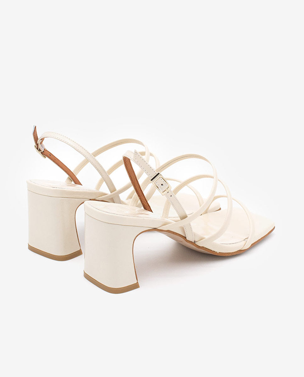 FABIENNE - Sandalia de tiras con tacón en piel texturizada – beige – Talla 38 – Ángel Alarcón